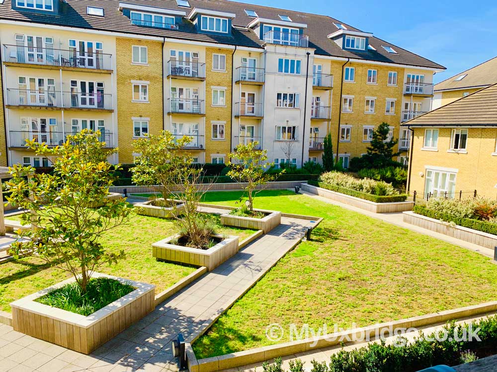 The private courtyard between Hurley house and Jefferson House